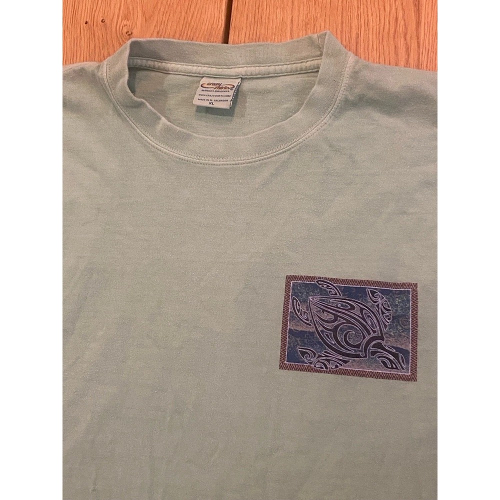 Crazy Shirts Honu Tribal Mauka long sleeve crewneck t-shirt key lime‎ Dyed green